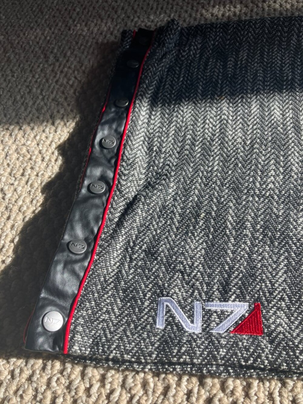 Rare Mass Effect 2016 N7 Logo Infinity Snap Scarf Weave ThinkGeek Gamer